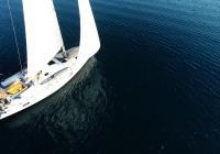 barcha a vela barca a vela aereo mare blu
